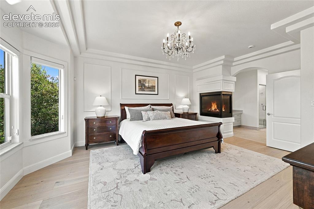 Image 16 of 40: Bedroom