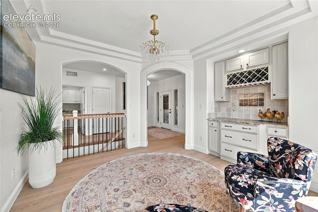 Image 5 of 40: Sitting Room