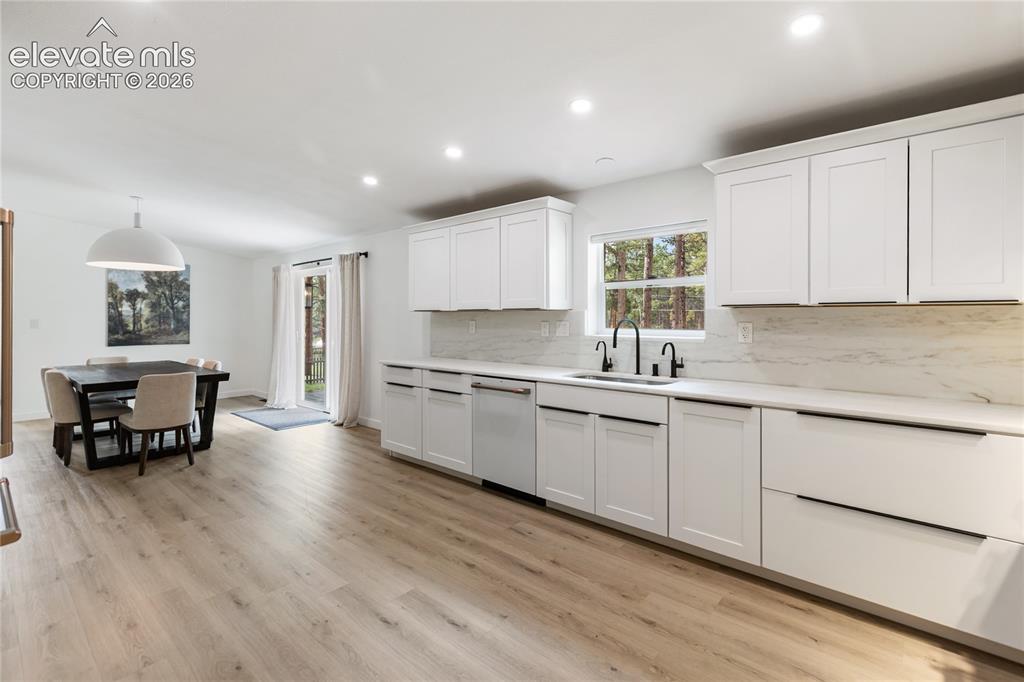 Image 13 of 43: Kitchen
