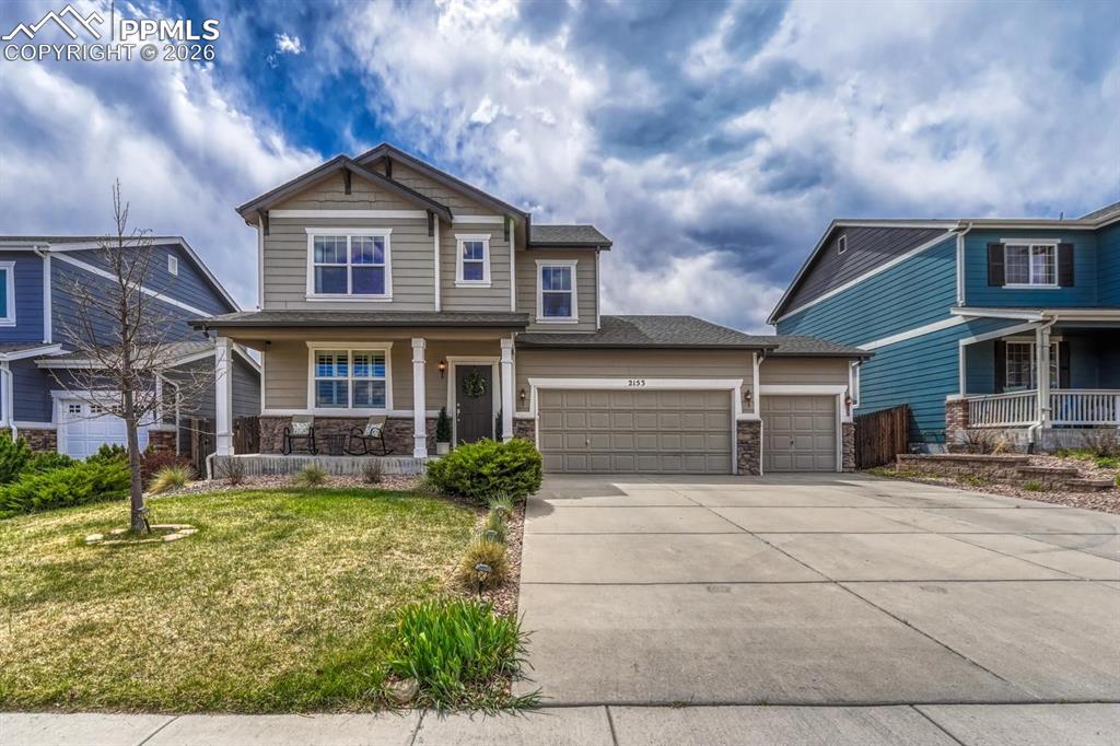 Image 3 of 50: Front of Structure