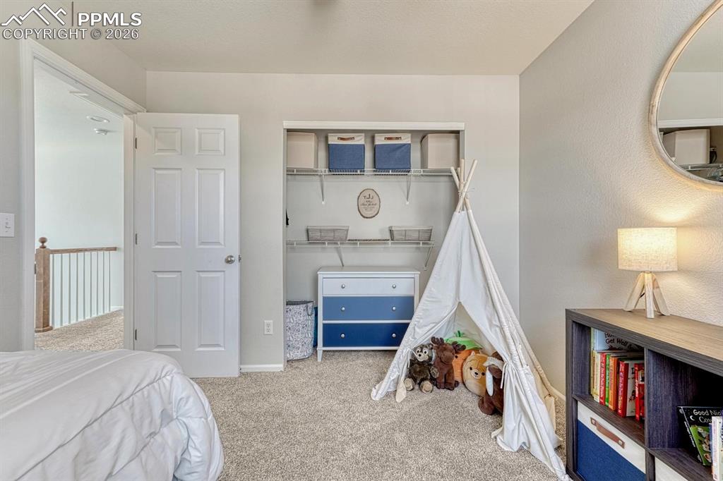 Image 35 of 50: Bedroom