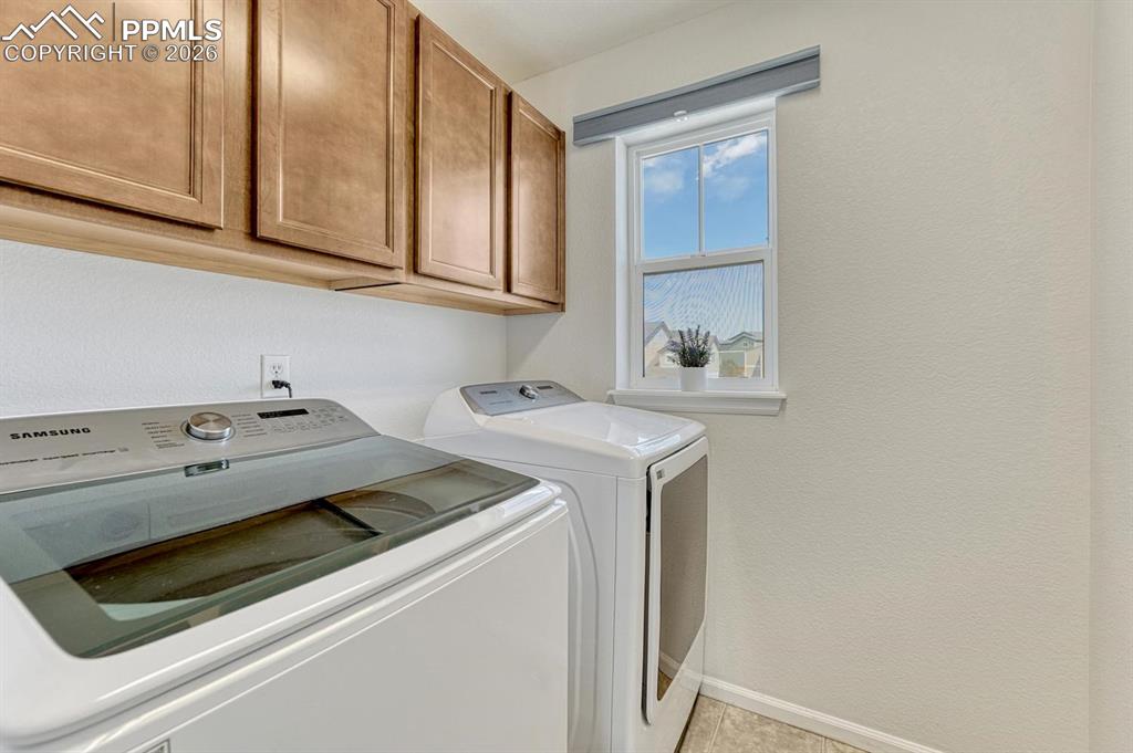 Image 36 of 50: Laundry