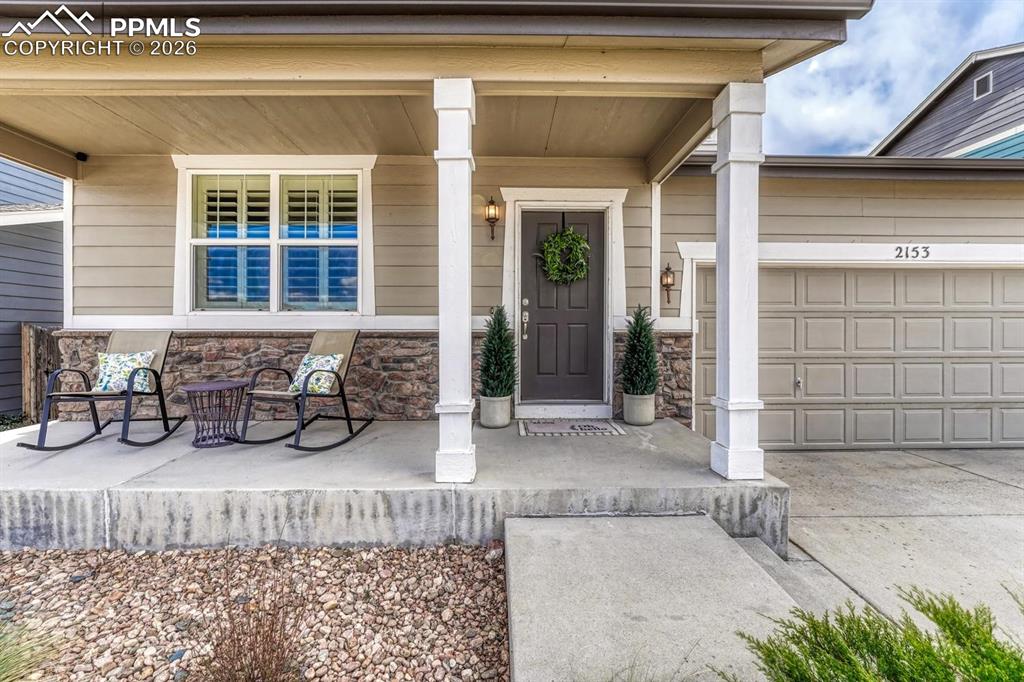 Image 4 of 50: Entry