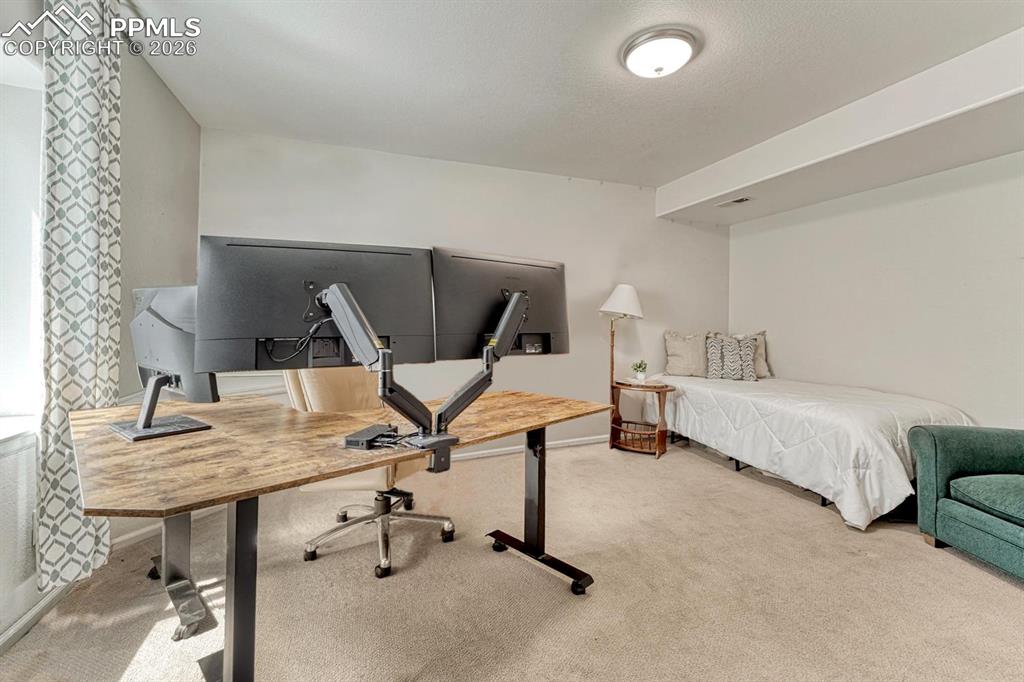 Image 40 of 50: Bedroom