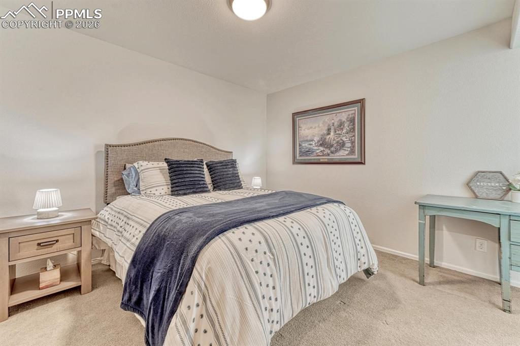 Image 43 of 50: Bedroom