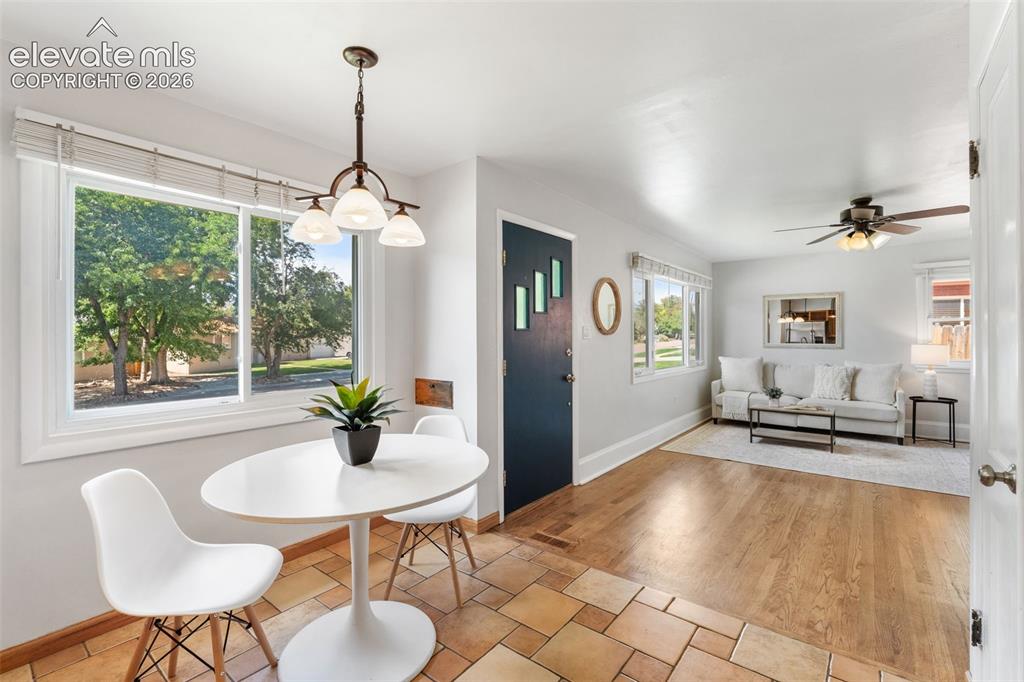 Image 12 of 49: Dining Area