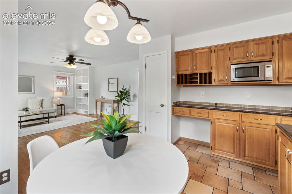 Image 13 of 49: Dining Area