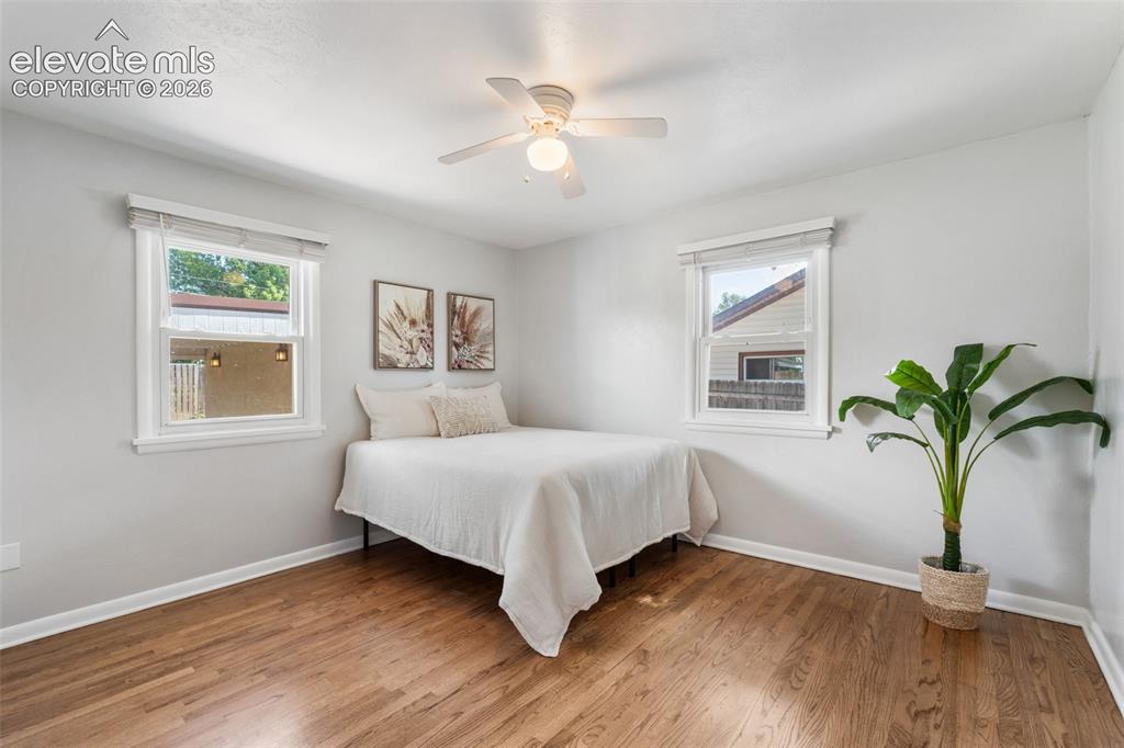 Image 19 of 49: Bedroom