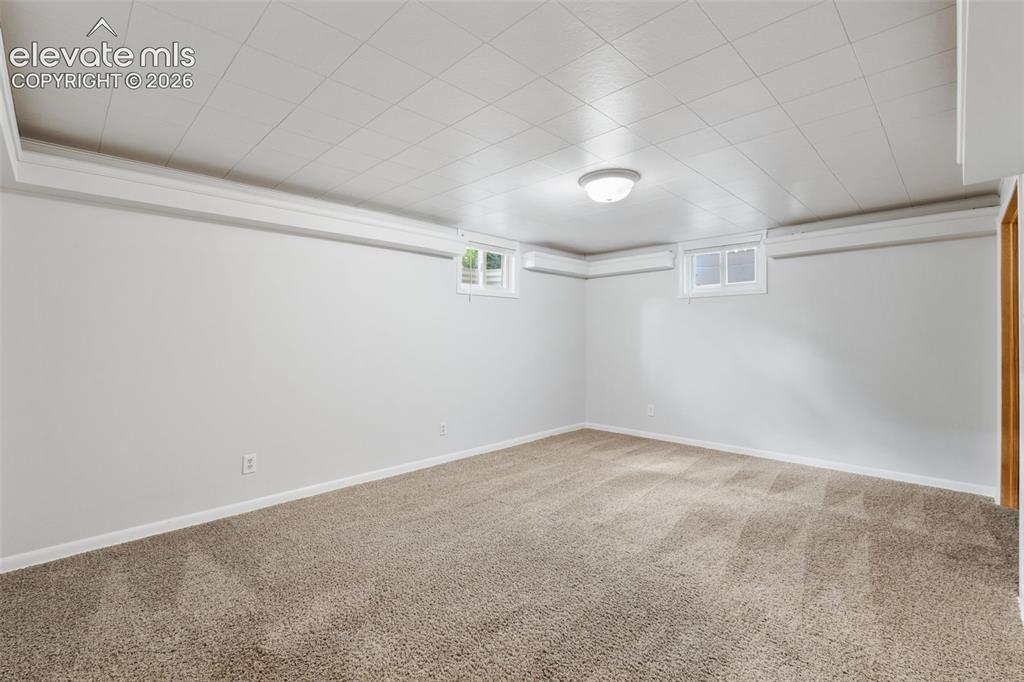 Image 29 of 49: Family Room