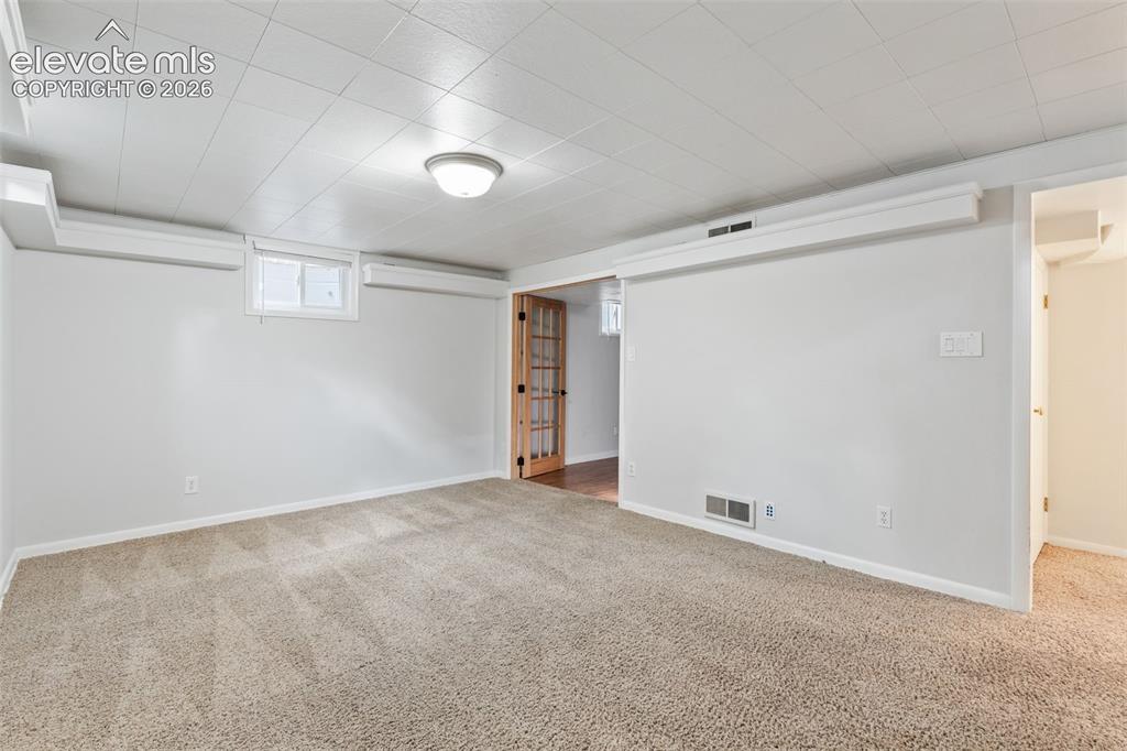 Image 30 of 49: Family Room