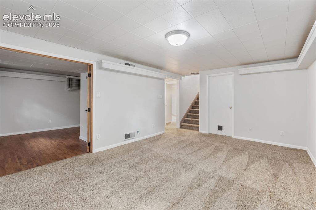 Image 31 of 49: Family Room