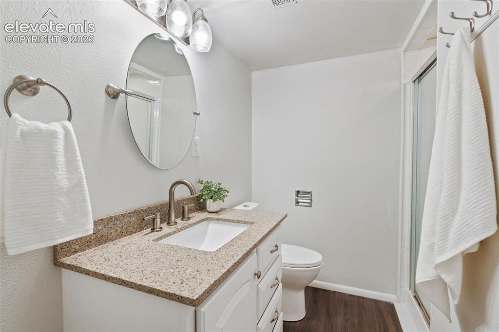 Image 37 of 49: Bathroom