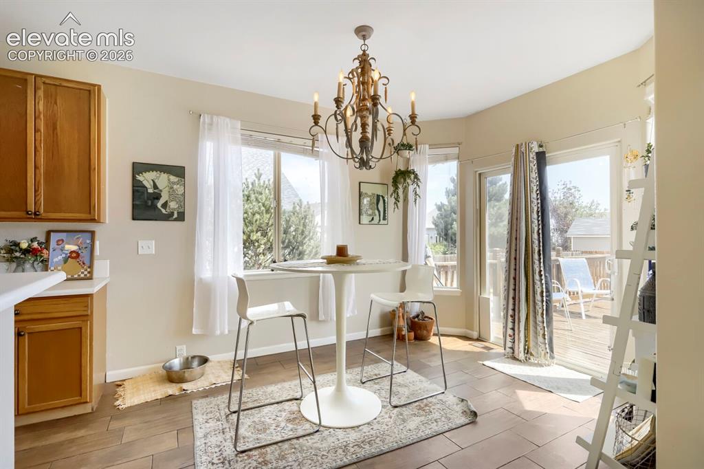 Image 11 of 31: Eat In Dining Area