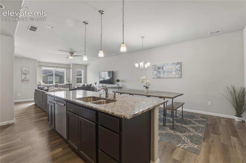 Image 9 of 37: Kitchen