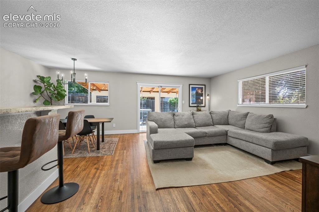 Image 3 of 18: Living Room