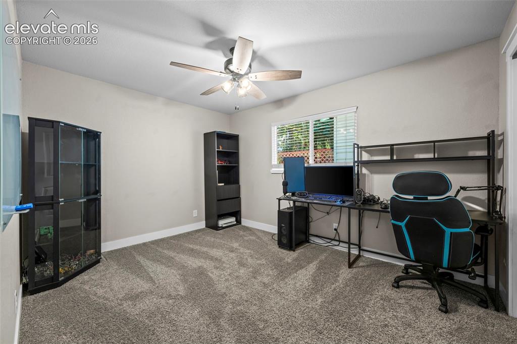 Image 9 of 18: Office