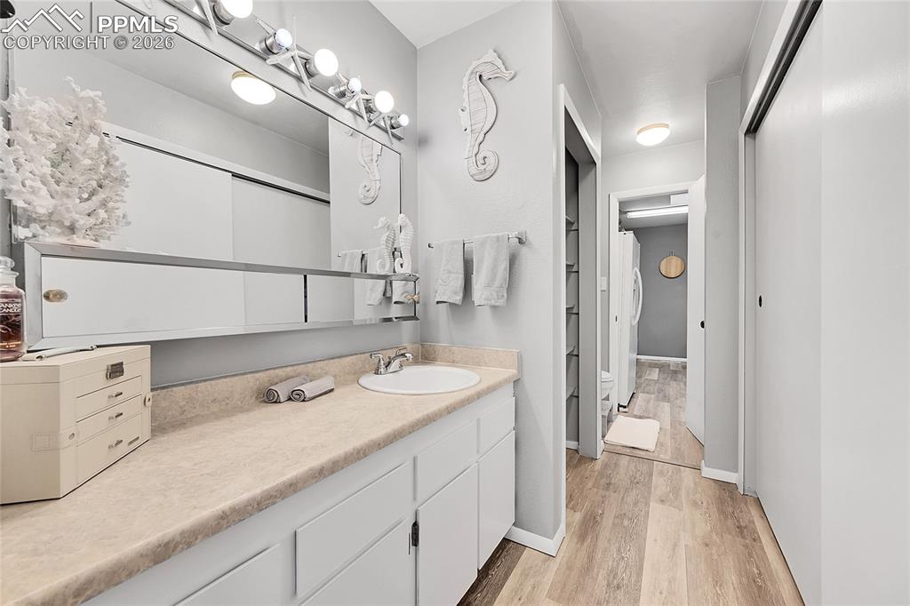 Image 20 of 27: Bathroom