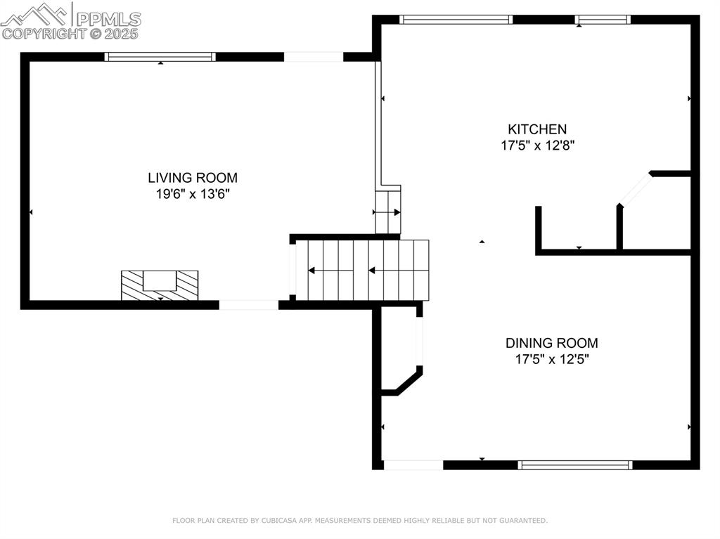 Image 35 of 38: View of room layout