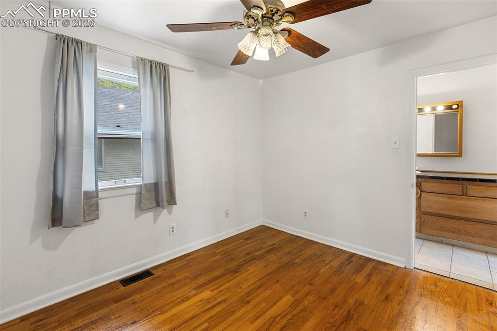 Image 29 of 49: Bedroom