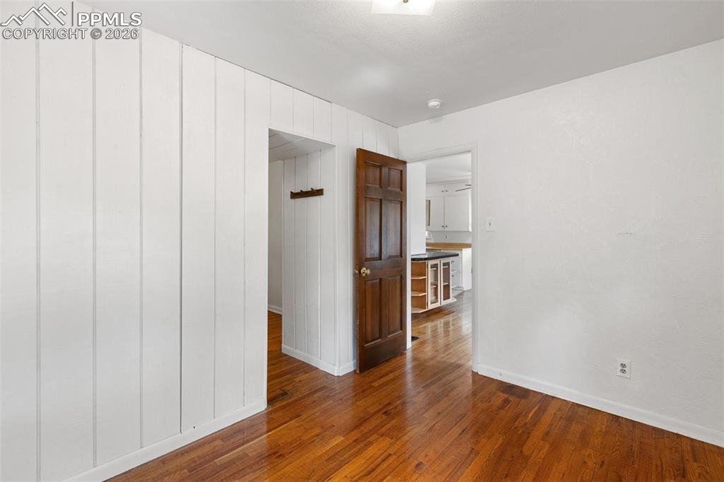 Image 30 of 49: Bedroom