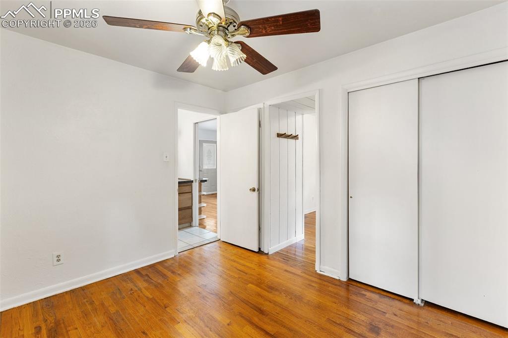 Image 31 of 49: Bedroom