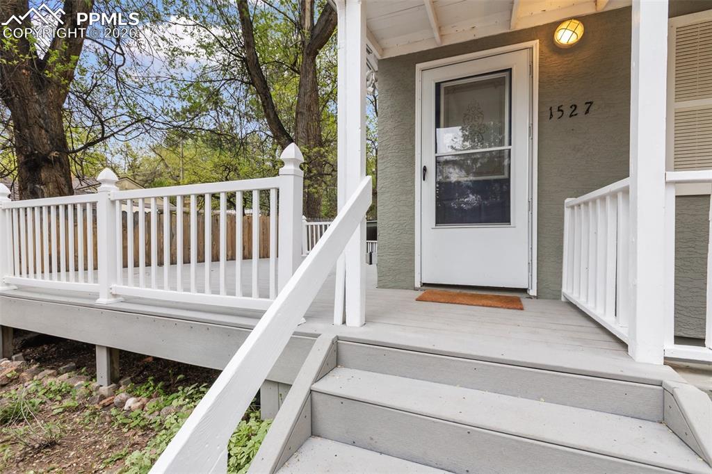 Image 5 of 49: Entry