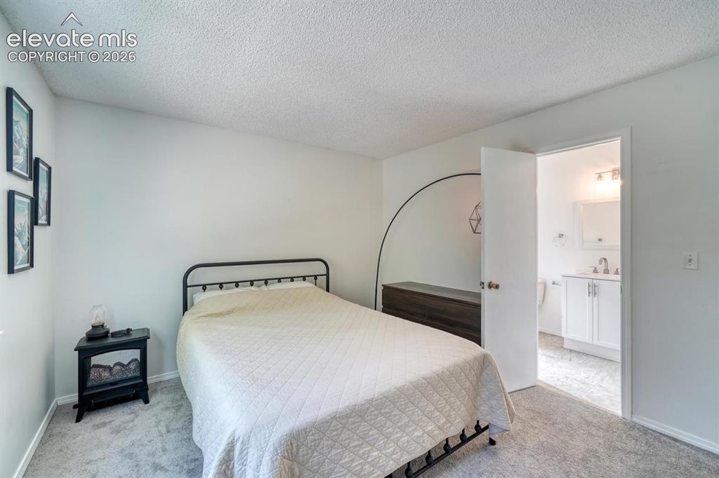 Image 15 of 41: Bedroom