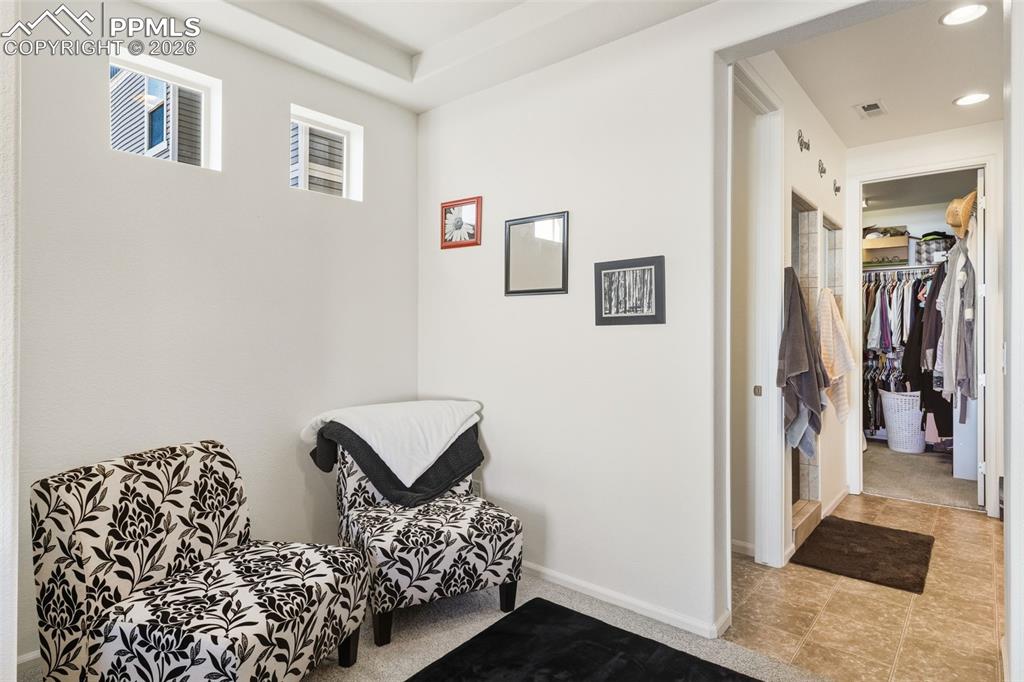 Image 28 of 43: Sitting Room