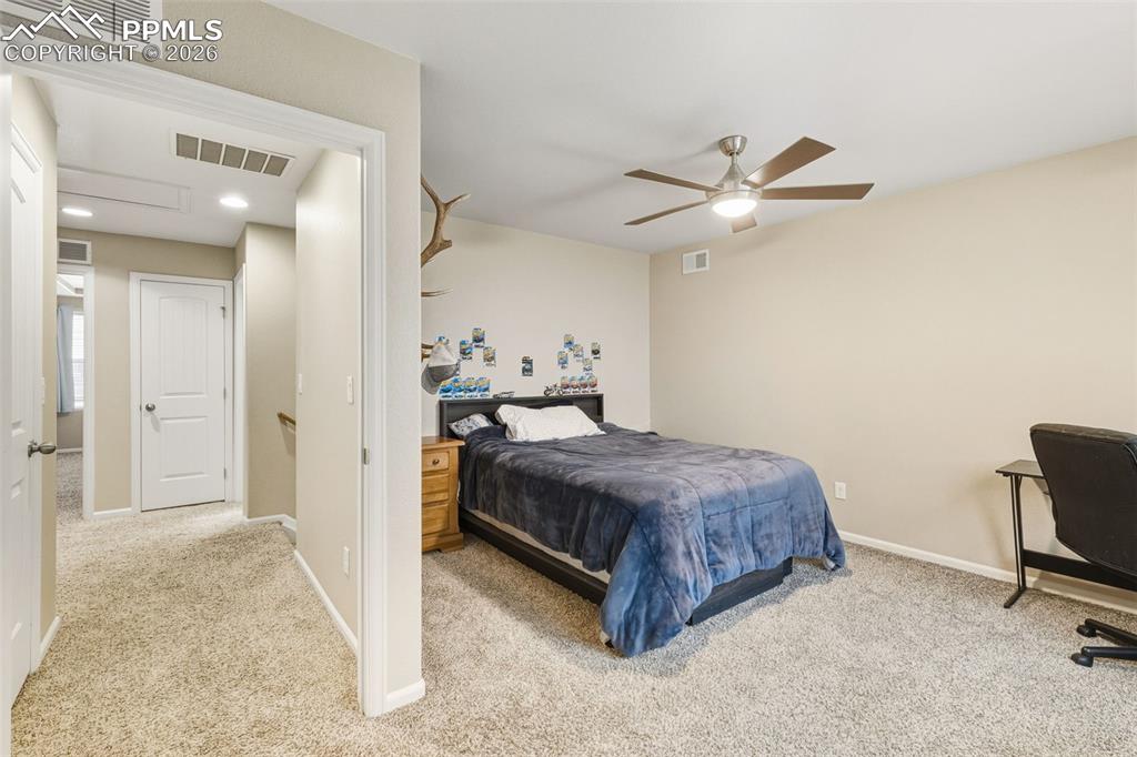 Image 36 of 43: Bedroom