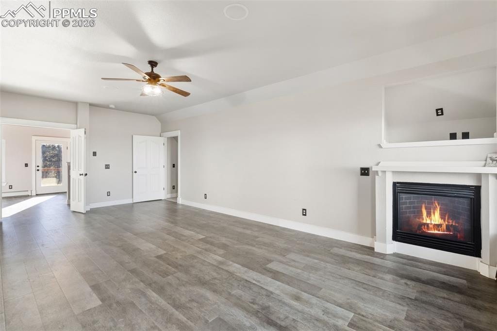 Image 19 of 48: Master Bedroom