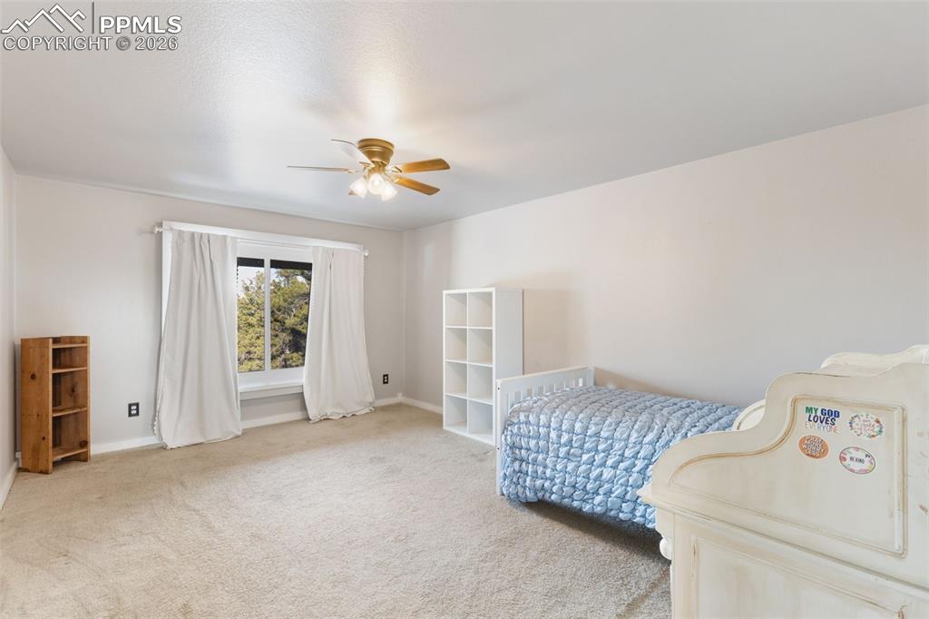 Image 25 of 48: Bedroom