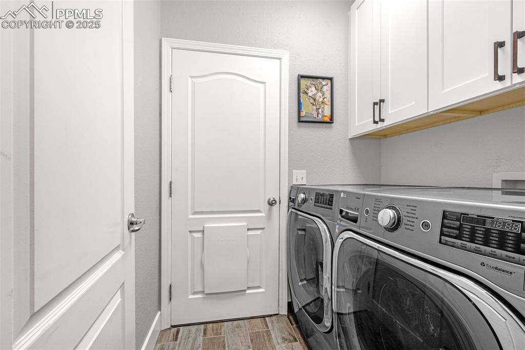 Image 14 of 34: Laundry