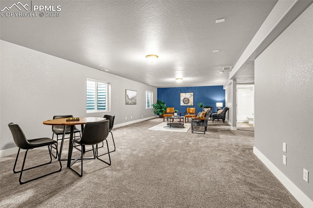Image 19 of 34: Dining Area