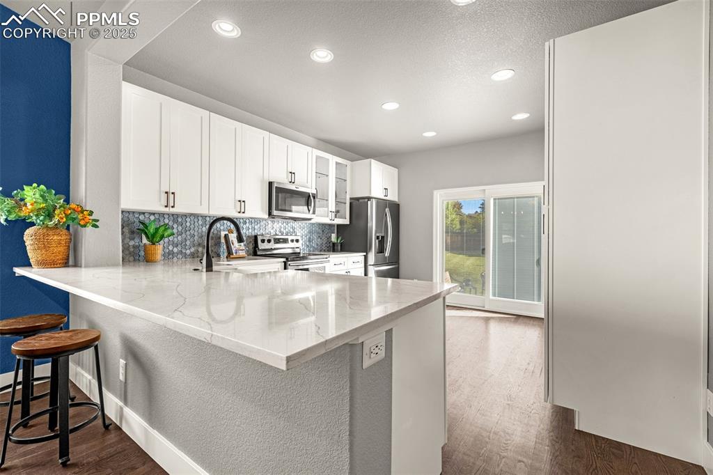 Image 7 of 34: Kitchen