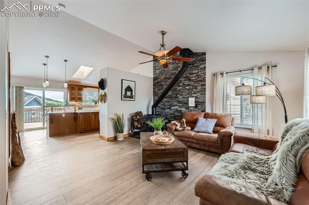 Image 4 of 28: Living Room