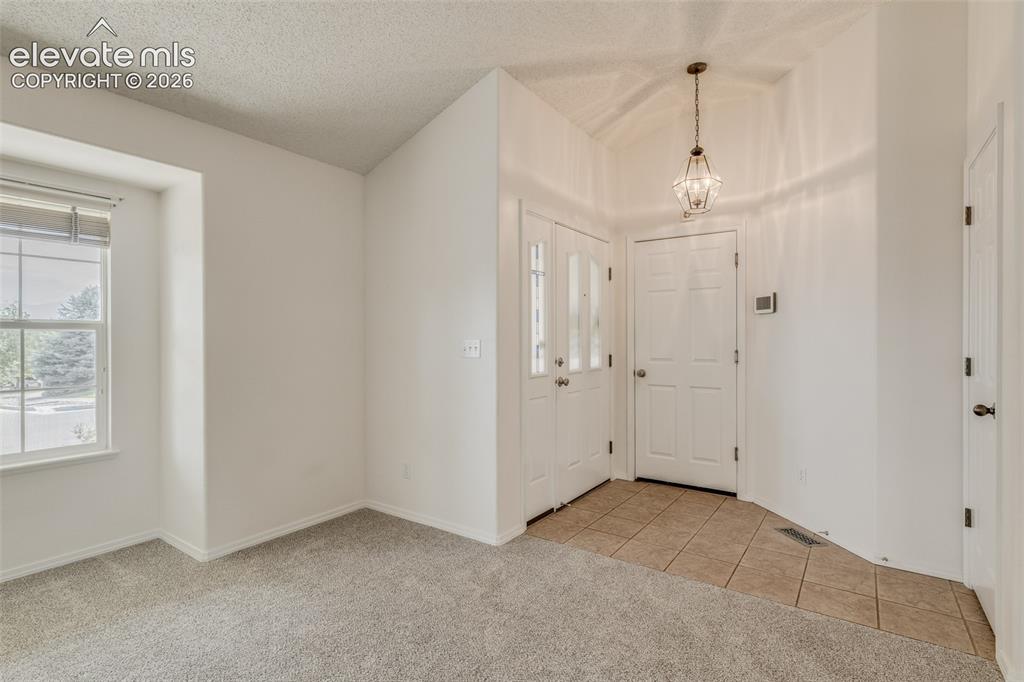 Image 11 of 47: Entry