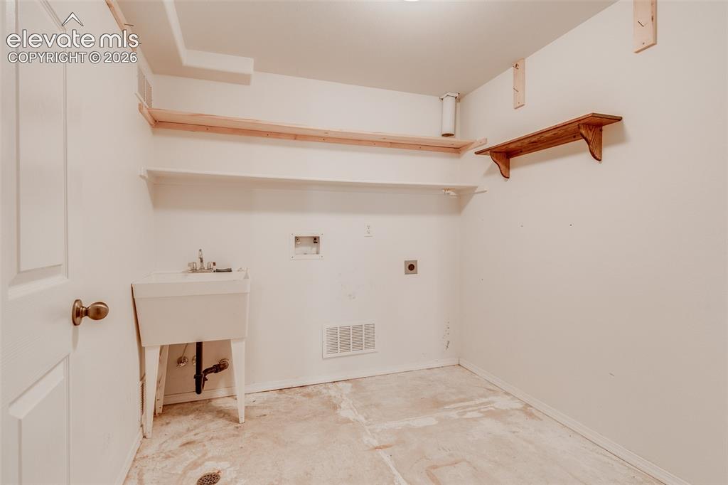 Image 47 of 47: 2nd Laundry/"Secret" laundry in basement