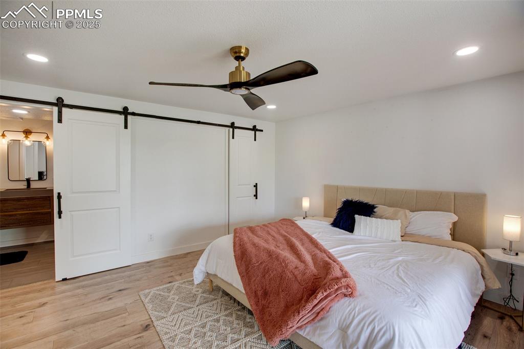 Image 29 of 49: Bedroom