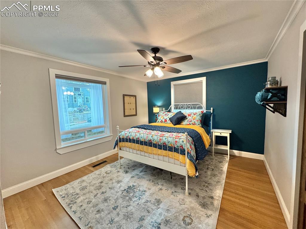 Image 21 of 49: Bedroom