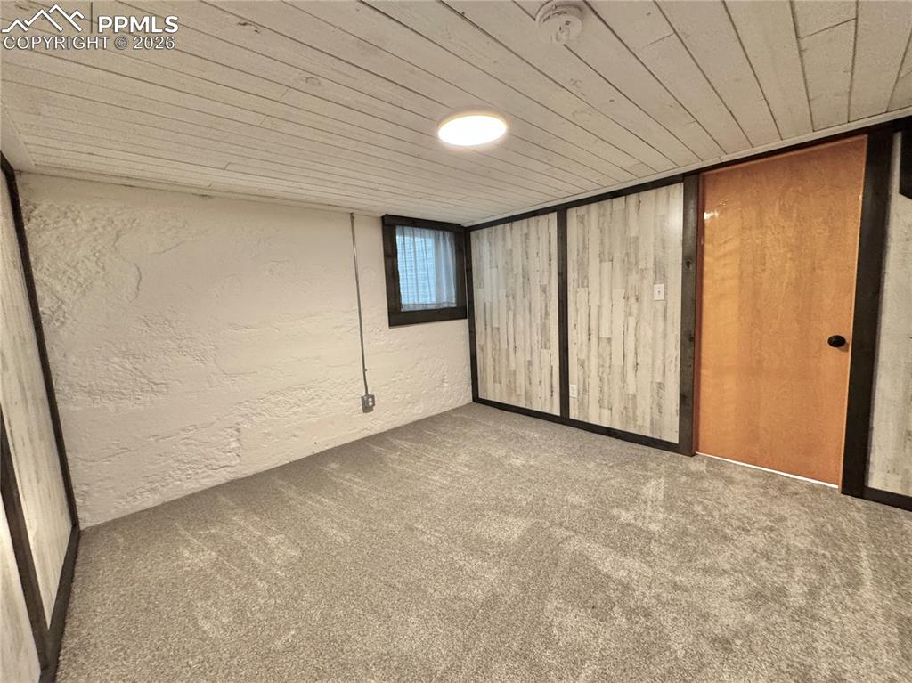 Image 40 of 49: Bedroom