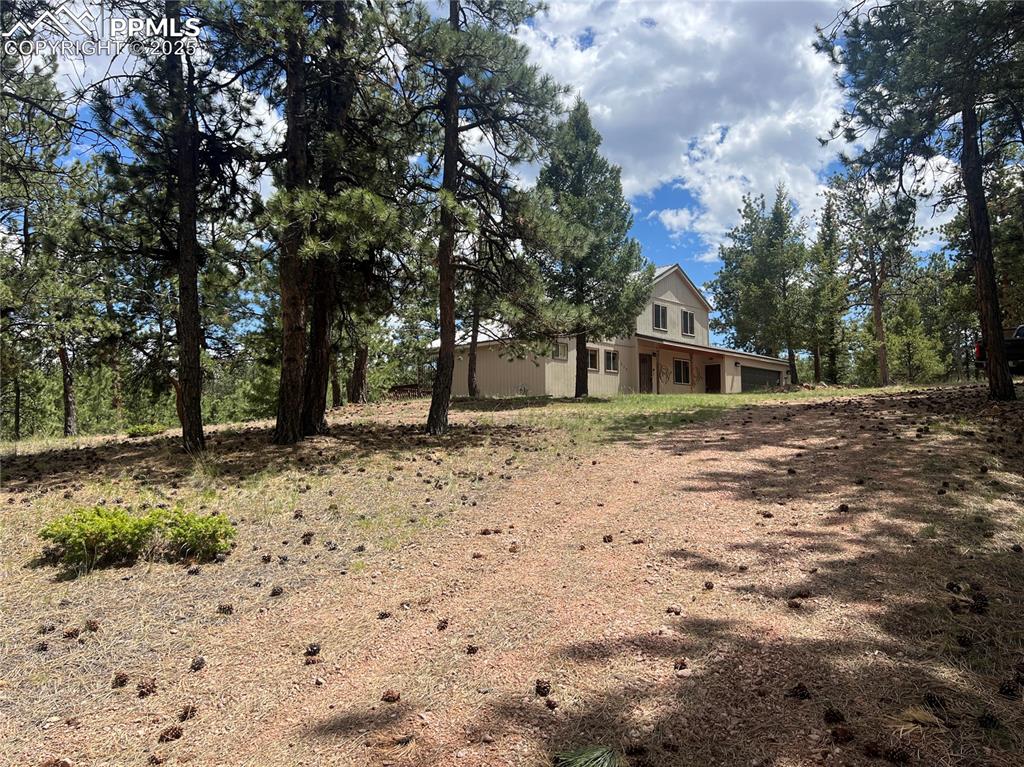 Image 45 of 47: Yard