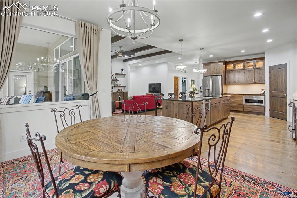 Image 12 of 41: Dining Area