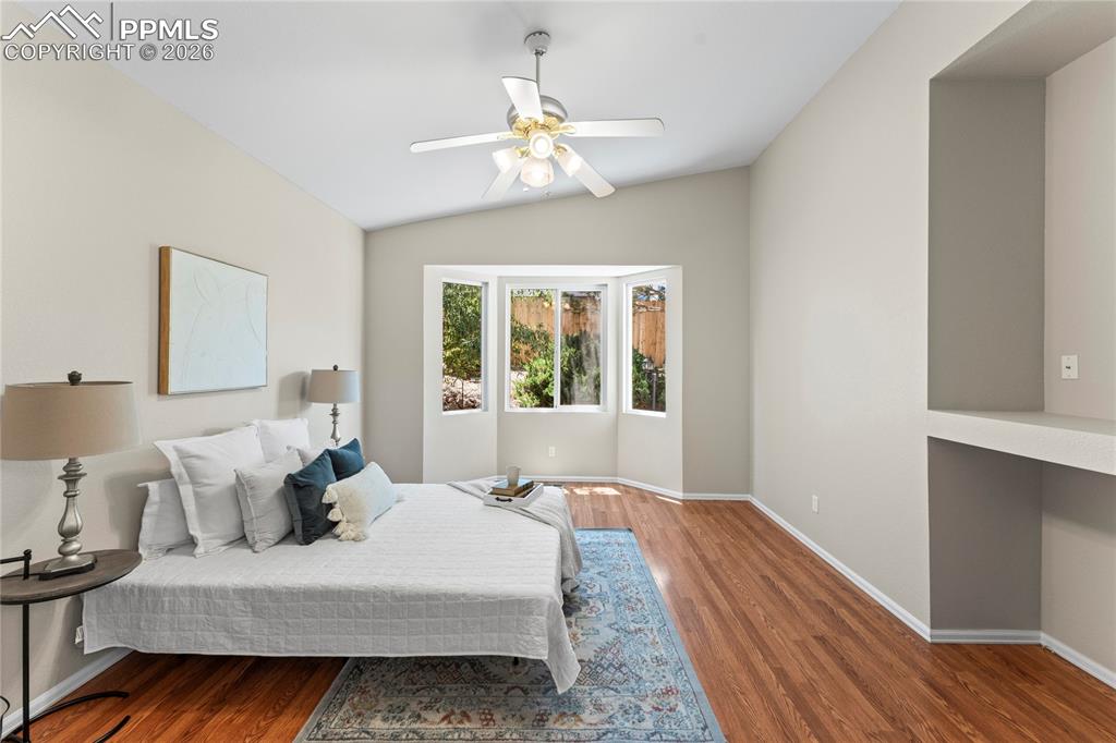 Image 18 of 47: Bedroom