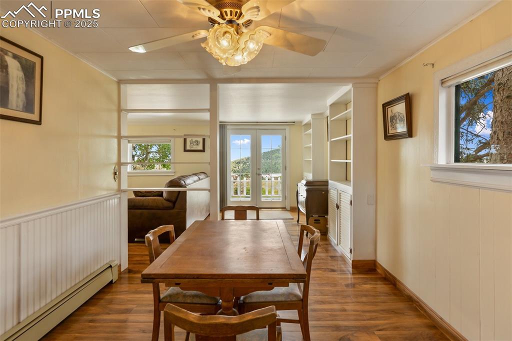 Image 13 of 26: Dining Area