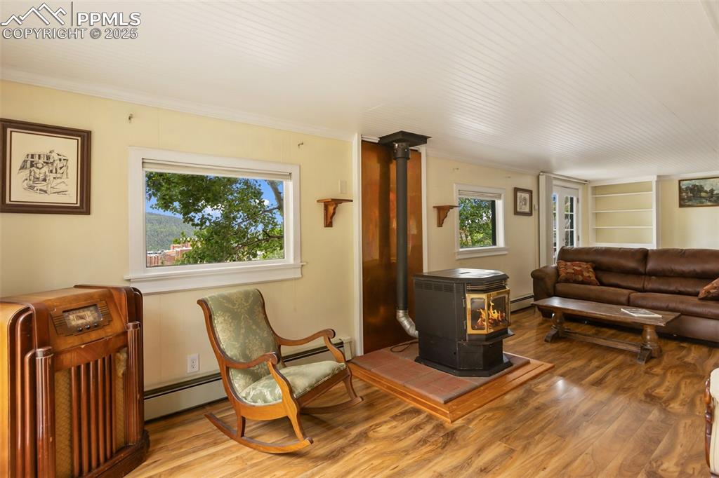 Image 15 of 26: Living Room