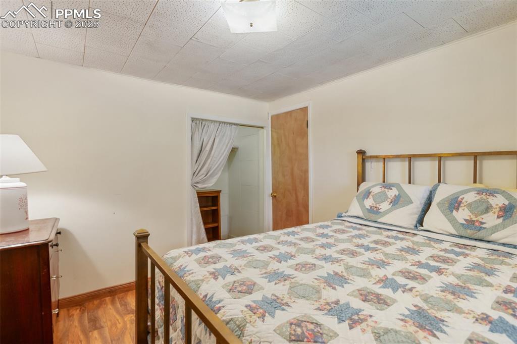 Image 22 of 26: Bedroom