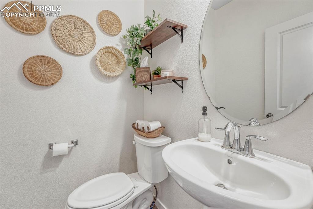 Image 14 of 29: Bathroom