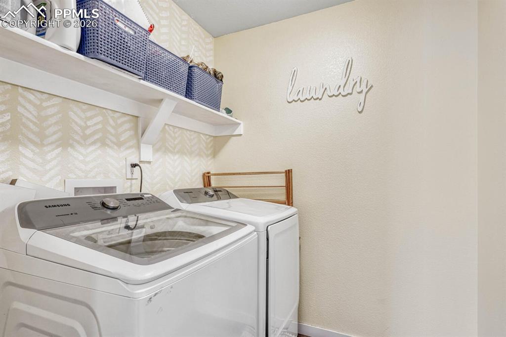 Image 24 of 29: Laundry