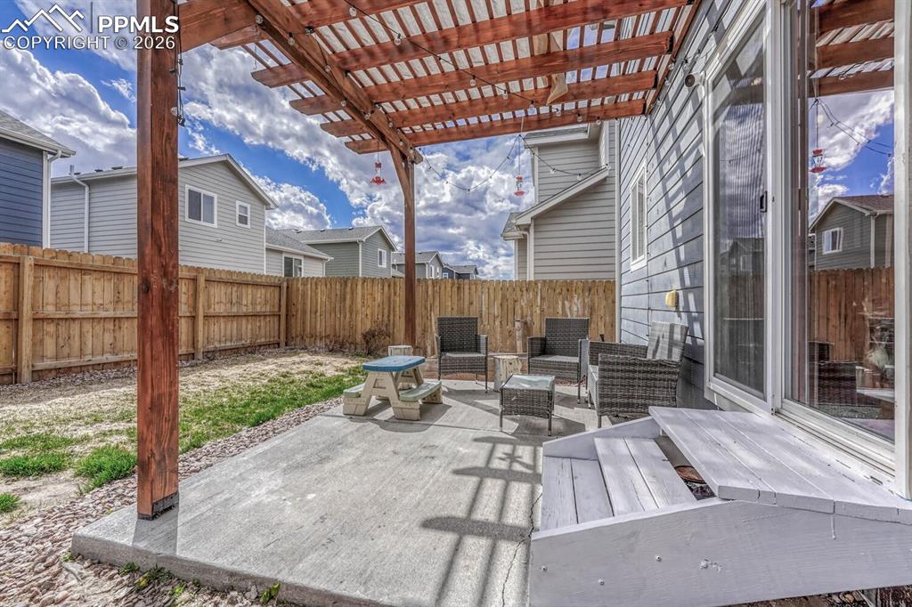 Image 25 of 29: Patio