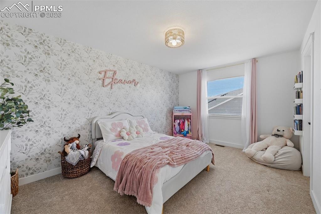 Image 30 of 50: Bedroom